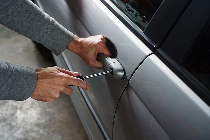 Broken-Car-Key-Extraction--Broken-Car-Key-Extraction-276322-image